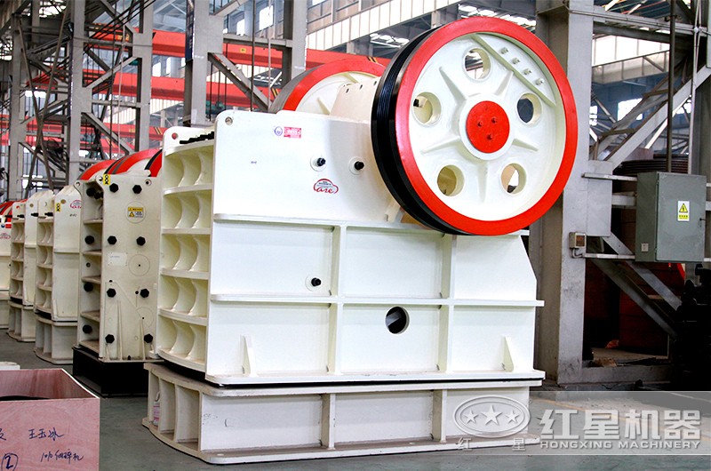 紅星機(jī)器破碎設(shè)備生產(chǎn)車(chē)間