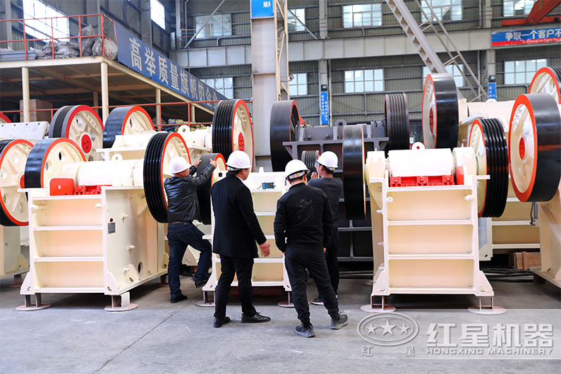 客戶來(lái)廠選擇鄂破機(jī)